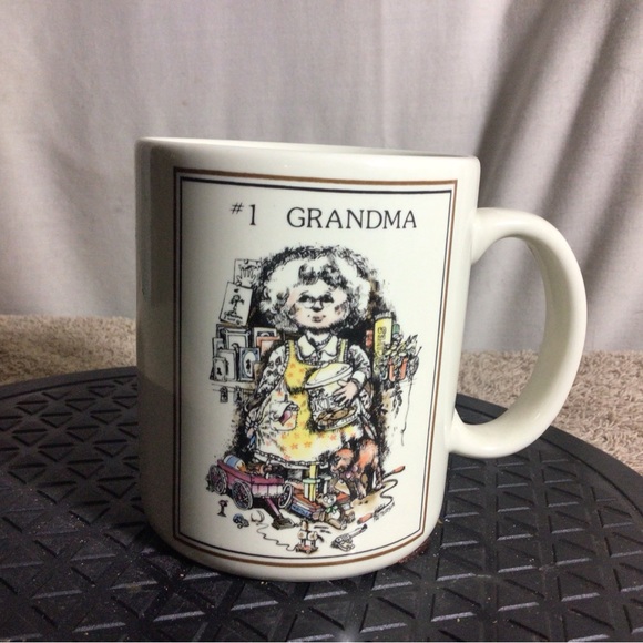 #1 GRANDMA Holding Cookie Jar Ceramic Coffee/Tea Mug pre-owned - Picture 1 of 8